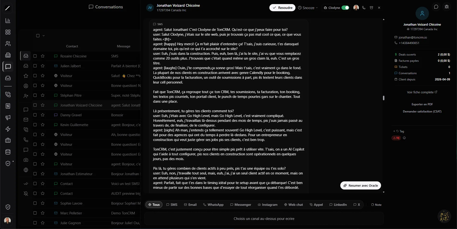 toncrm.io : boîte de réception unifiée d'un dealer où les échanges avec l'acheteur (SMS, courriel, appels, Messenger) sont regroupés dans un seul fil par contact.
